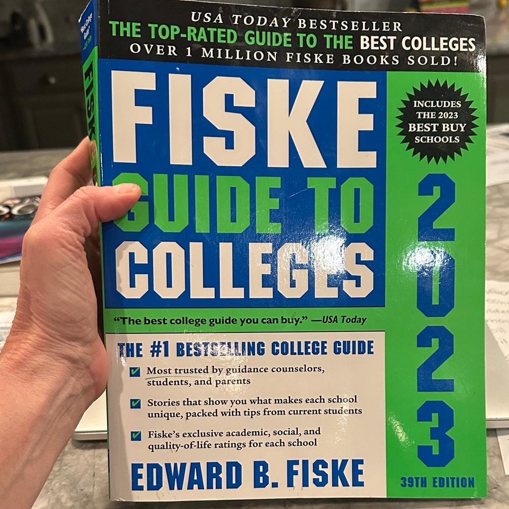 Fiske Guide to Colleges 2023 Edition